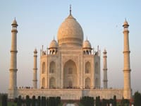 Front close up view of the Taj Mahal